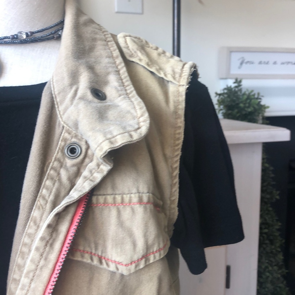 Khaki utility vest